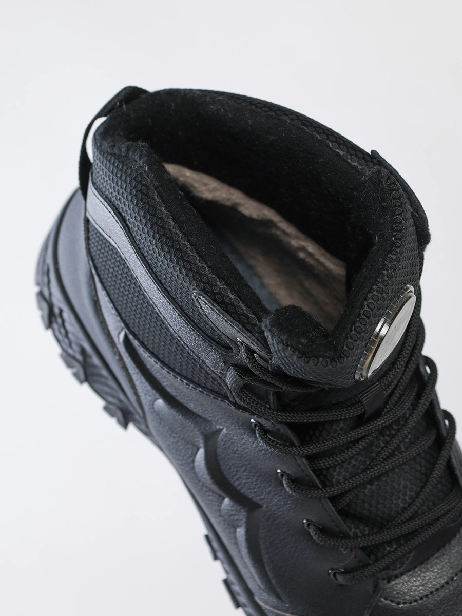 Ботинки комбинированные черного цвета со шнуровкой